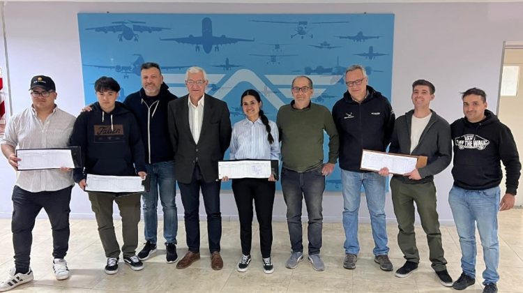 Seis pilotos rindieron examen en el Centro de Instrucción de Vuelo del Valle del Conlara