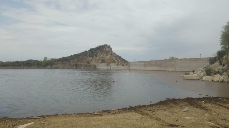 San Luis Agua trabaja en el peridique de ‘La Estrechura’