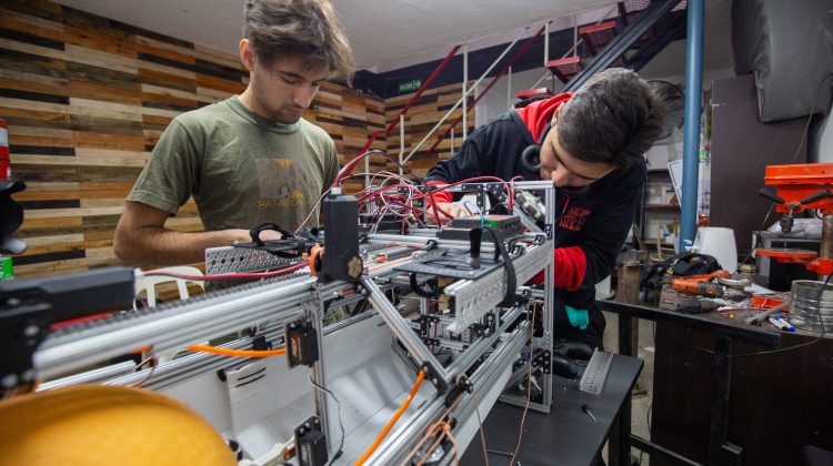 Alumnos representarán a la provincia en una competencia internacional de robótica