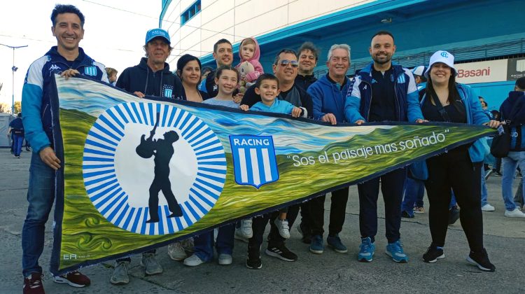 Racing homenajeó a Gustavo Cerati con un banderín realizado por un artista de San Luis