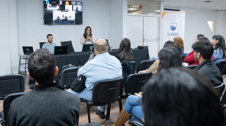 Más de 250 docentes participaron de un seminario sobre detección y prevención de adicciones