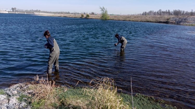 San Luis Agua toma muestras de los embalses de Villa Mercedes