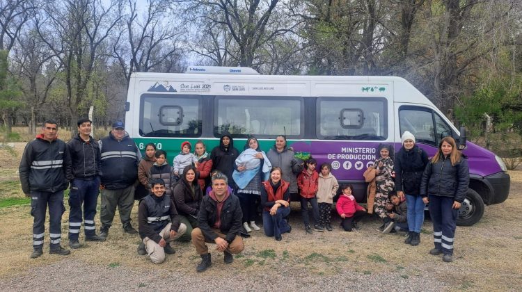 El Centro de Acompañamiento Familiar visitó la Granja Productiva Escolar