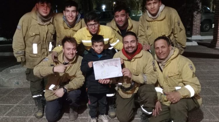 Estudiantes de una escuela rural hicieron relatos y dibujos sobre los incendios en su región