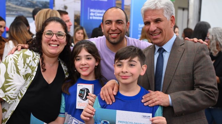 El Gobernador reconoció a los proyectos destacados de la Feria de Ciencias