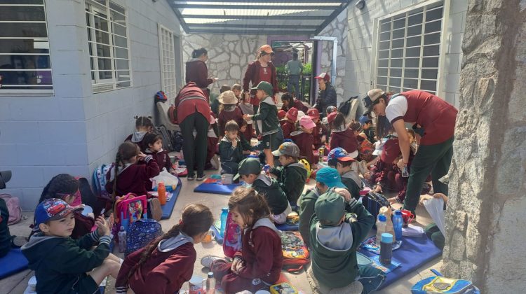 Estudiantes visitaron la Granja Productiva Escolar por el día de la primavera