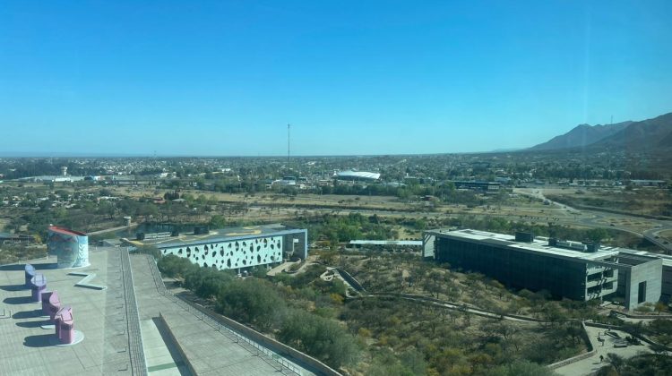 La REM emitió una alerta por vientos con vigencia hasta la madrugada del martes