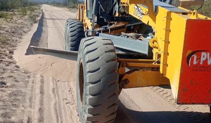 Vialidad Provincial reparó caminos en Puesto Balzora, Balde de Quines y Santa Rosa del Cantantal