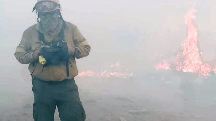 Buscan apagar el único incendio activo que queda en San Luis