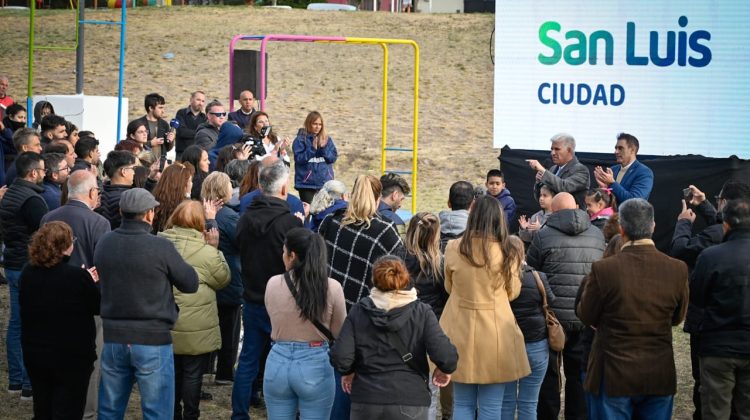 Poggi inspeccionó los avances en las obras de repavimentación de la avenida IV Centenario