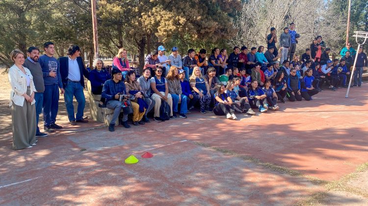 Gran festejo por el Día del Estudiante y la llegada de la primavera en Apadis