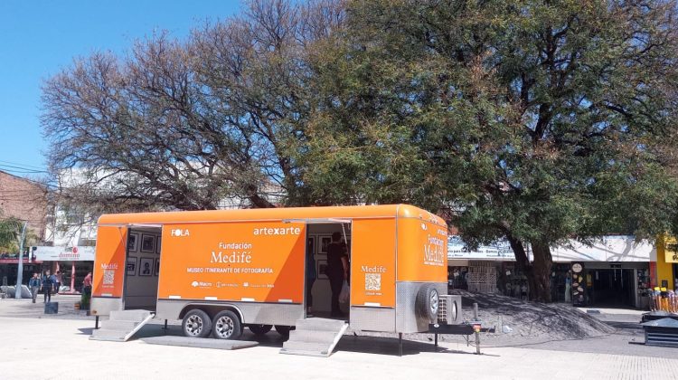 El museo itinerante de fotografía FOLA visita la ciudad de San Luis