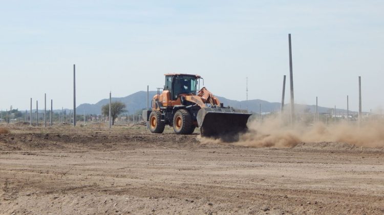 Comenzaron las nivelaciones y los trabajos de suelo para la construcción de viviendas en San Luis