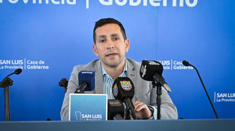 El gobernador aceptó la renuncia de Gabriel Rivero y asume María Adelaida Muñiz en Deportes