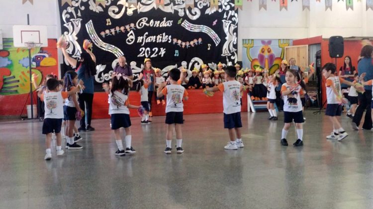 Celebraron un ‘Encuentro de Rondas infantiles’ en la Escuela N°2 ‘Bernardino Rivadavia’