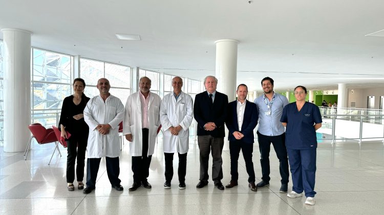 El Hospital Central recibió la visita del destacado cirujano Juan Pekolj