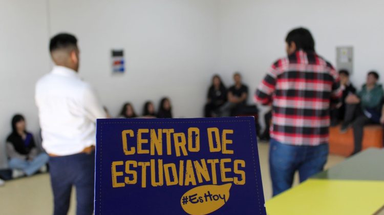 Jóvenes de varias localidades se capacitaron sobre cómo funcionan los centros de estudiantes