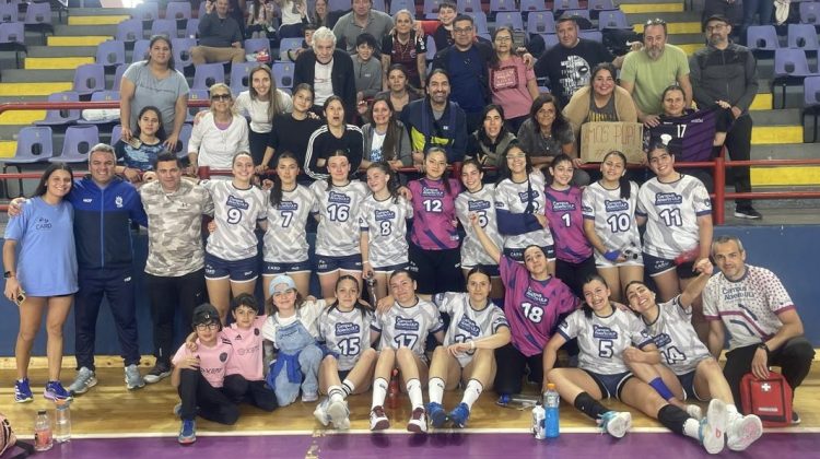 El equipo femenino del CARD ascendió a la ‘A’ en el Nacional Juvenil de handball