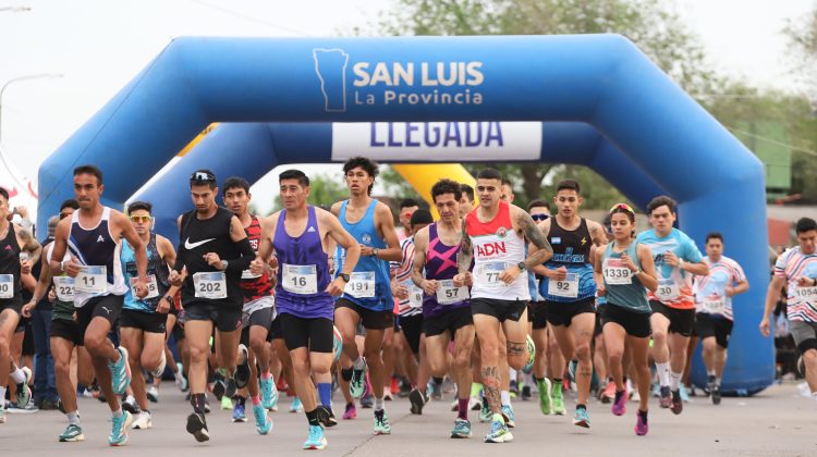 Villa Mercedes fue escenario de una nueva fiesta del deporte con la Carrera Calle Angosta