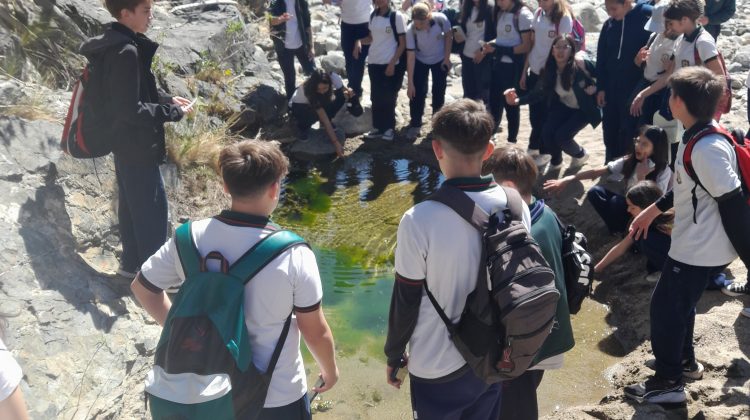 Alumnos del Instituto ‘San Luis Gonzaga’ aprendieron sobre flora y fauna en ‘Quebrada del Palmar’