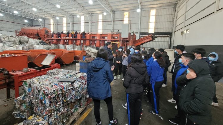 Estudiantes del Instituto ‘Cristo Rey’ visitaron ‘La Metropolitana’