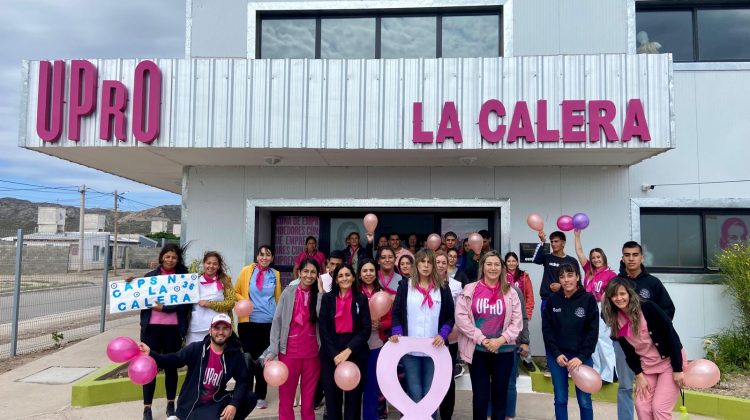 Caminata en La Calera en el mes de la prevención del cáncer de mama