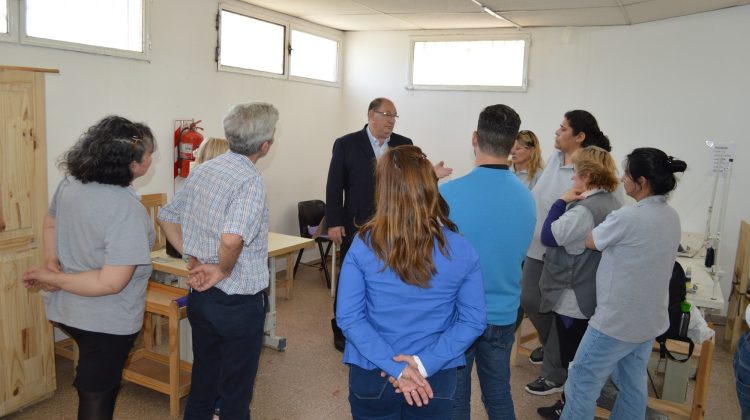 Bertolini y el director de Inclusión Social recorrieron los talleres productivos