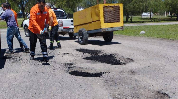 Realizaron bacheo y mantenimiento en rutas y autopistas afectadas por las lluvias