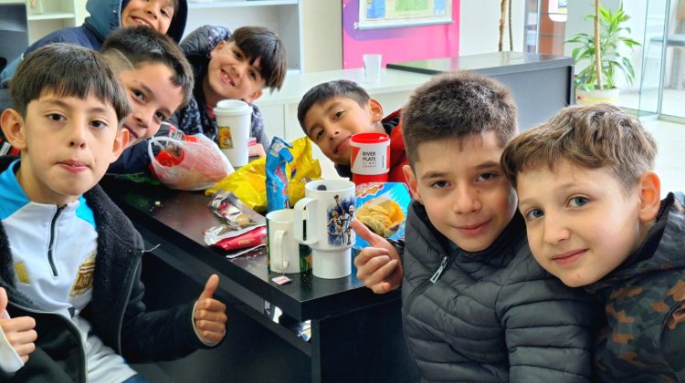 Alumnos de Cortaderas visitaron el ministerio de Educación