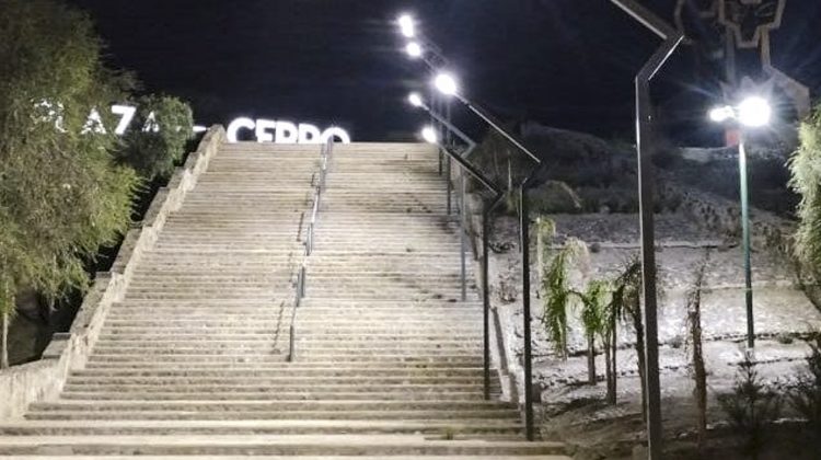 Los vecinos ya disfrutan la renovada Plaza del Cerro