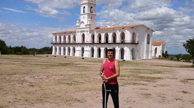 El diagnóstico de ELA lo empujó a recorrer el país en bicicleta y conectar con San Luis