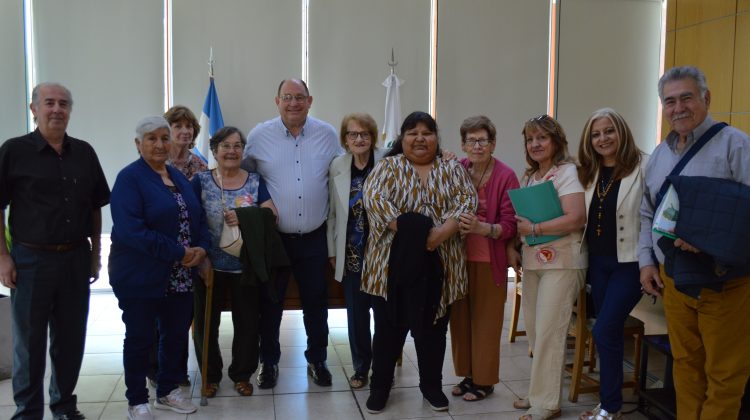 Planifican acciones con centros de jubilados e instituciones que trabajan con personas mayores 