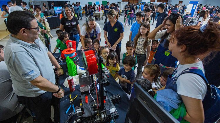 El laboratorio 3D de la ULP se lució en la Expo Robótica de La Punta