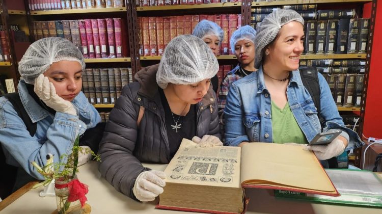 Estudiantes del IFDC de San Luis recorrieron el Archivo Histórico Provincial