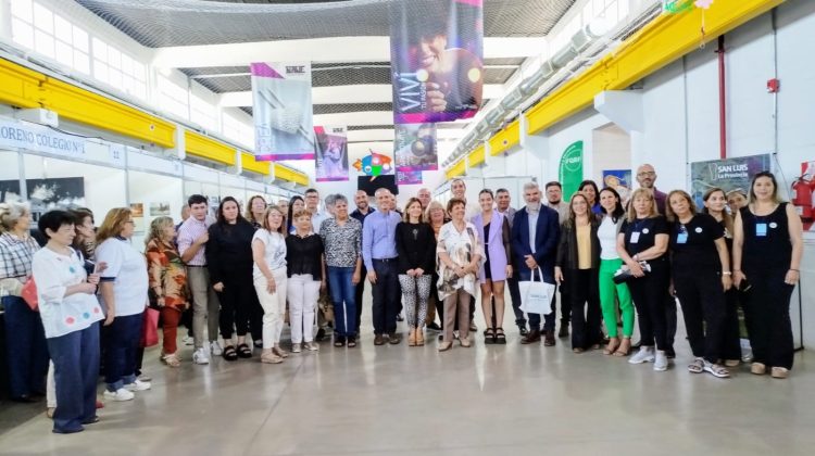 Para difundir el potencial y la conexión cultural, abrió la Feria del Libro