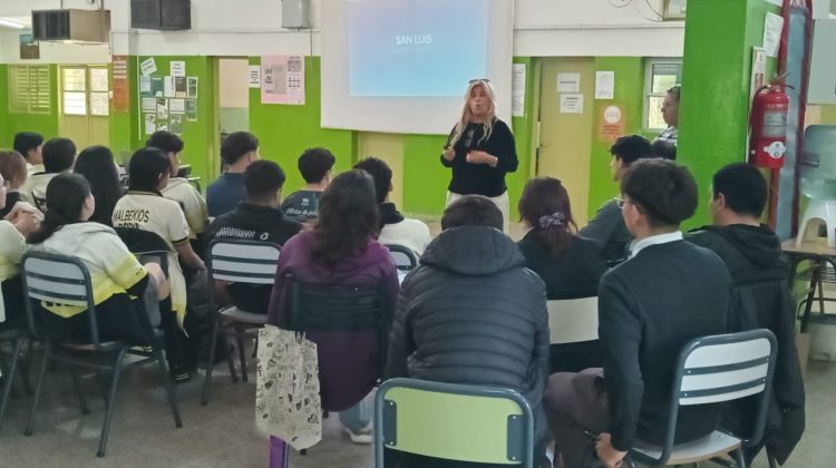 Estudiantes de Naschel presentaron un novedoso sistema de riego