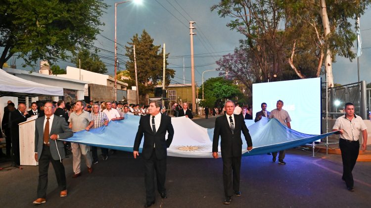 Convocan a policías retirados a cubrir puestos de vigilancia en el sistema de salud