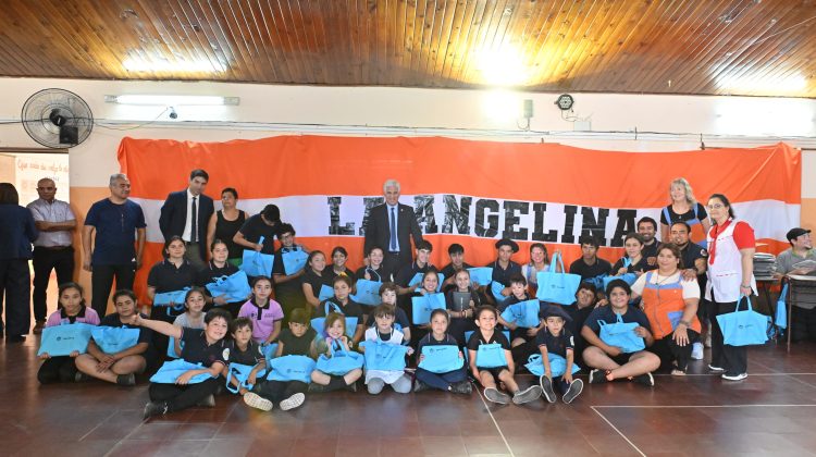 Los alumnos de la escuela de La Angelina ya son parte del programa ‘Conectando Parajes’