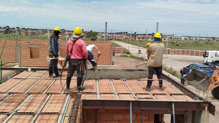 Comenzó la ejecución de techos en las nuevas viviendas de la ciudad de San Luis