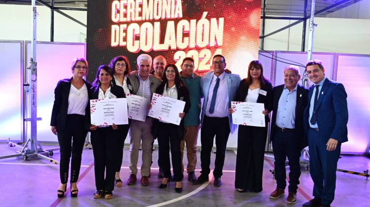 El Gobernador participó del egreso de 75 nuevos profesionales de la UPrO en Quines