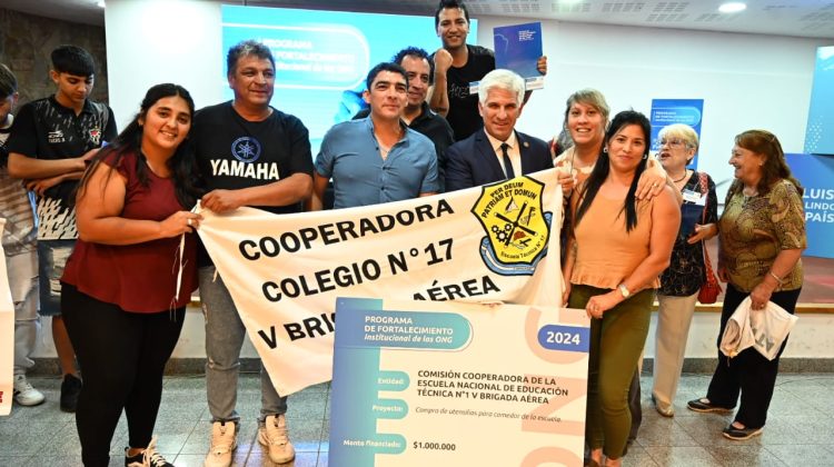 Cooperadoras escolares recibieron financiamiento para mejorar sus prestaciones