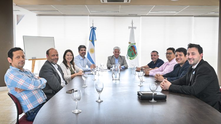 Cuatro localidades firmaron un acuerdo con el Ejecutivo provincial para la construcción de casas