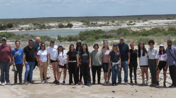 Estudiantes de la UnViMe recorrieron el sitio Ramsar de Guanacache