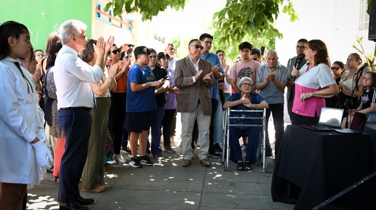 FALTA FOTO – El Gobernador inspeccionó las refacciones del Centro de Salud ‘Maestros Puntanos’