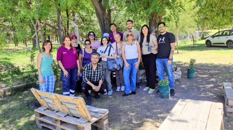 Médicos residentes del Hospital Central ‘Ramón Carrillo’ visitaron la Granja Productiva Escolar