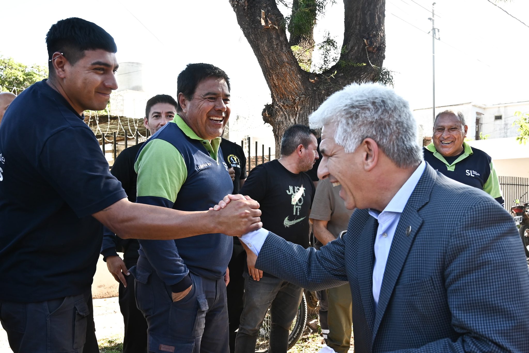 El Gobernador inspeccionó obras de repavimentación que realiza la Municipalidad capitalina