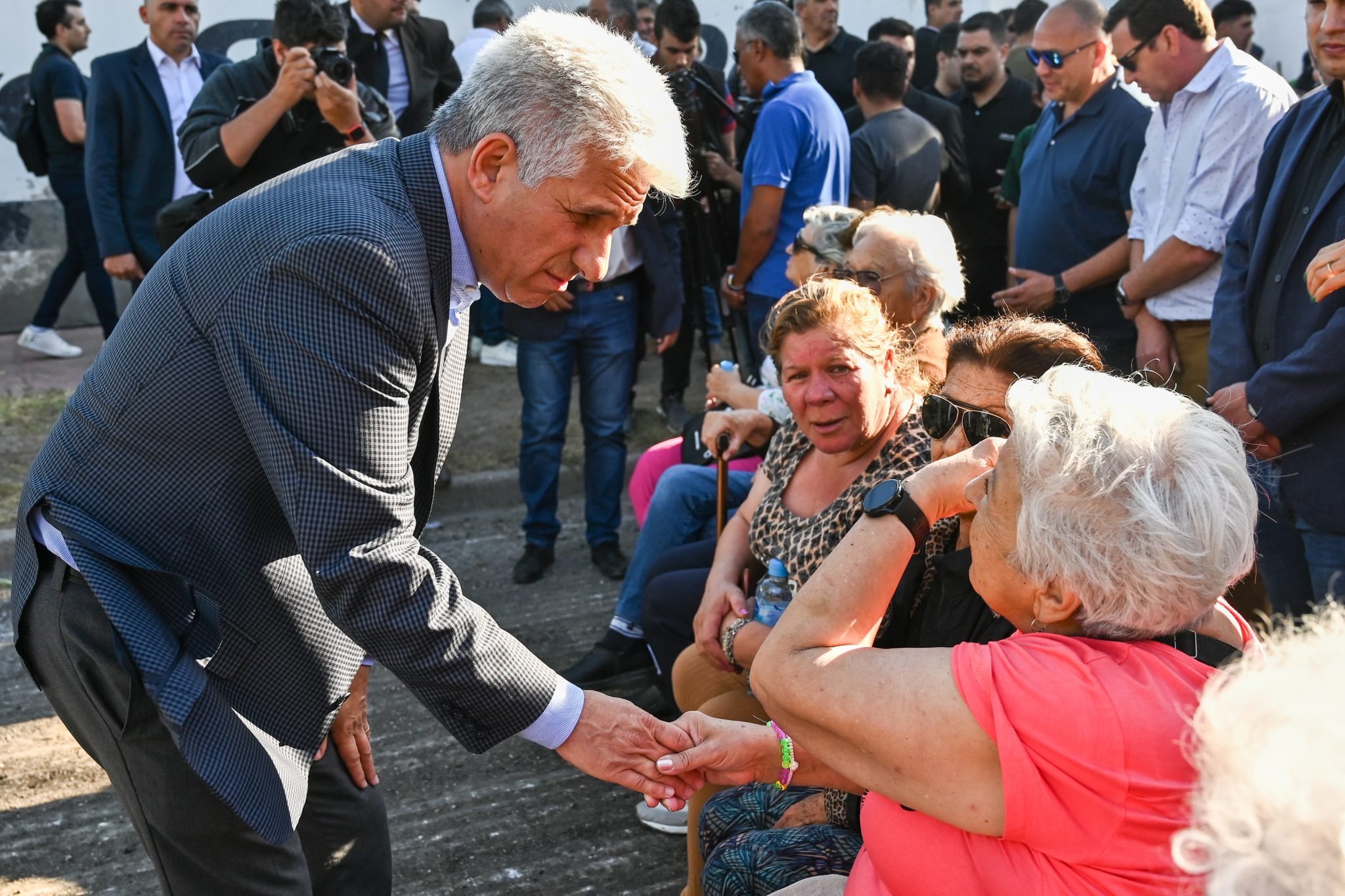 El Gobernador inspeccionó obras de repavimentación que realiza la Municipalidad capitalina