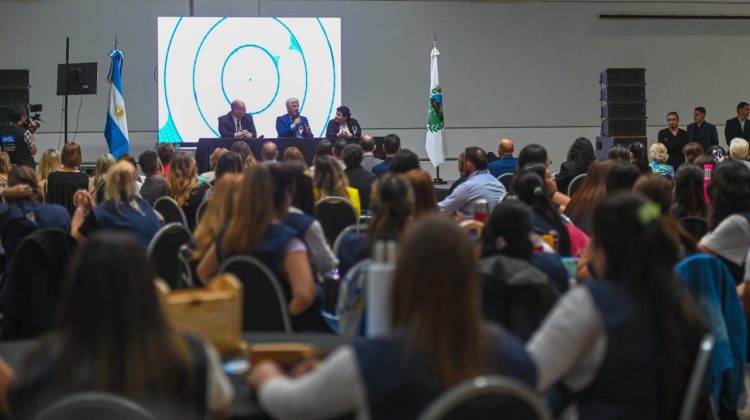 Con presencia del Gobernador, abrió el primer Congreso Provincial de la Primera Infancia