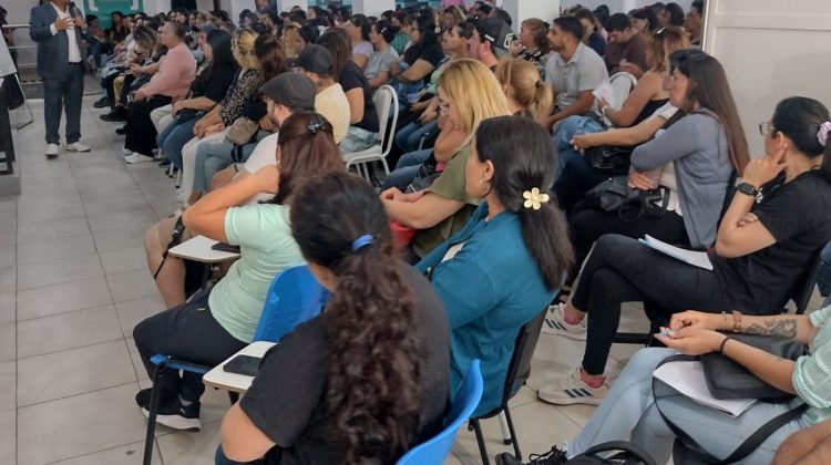 Brindan un taller para potenciar el desarrollo personal de los beneficiarios del Plan de Inclusión