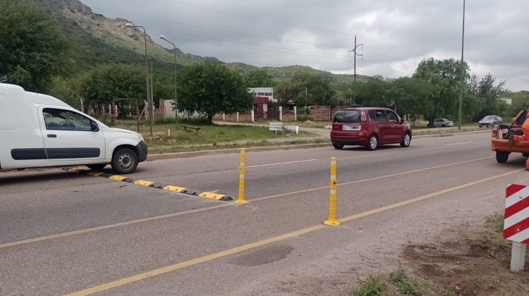 Vialidad Provincial colocó reductores de velocidad en la avenida 25 de Mayo 